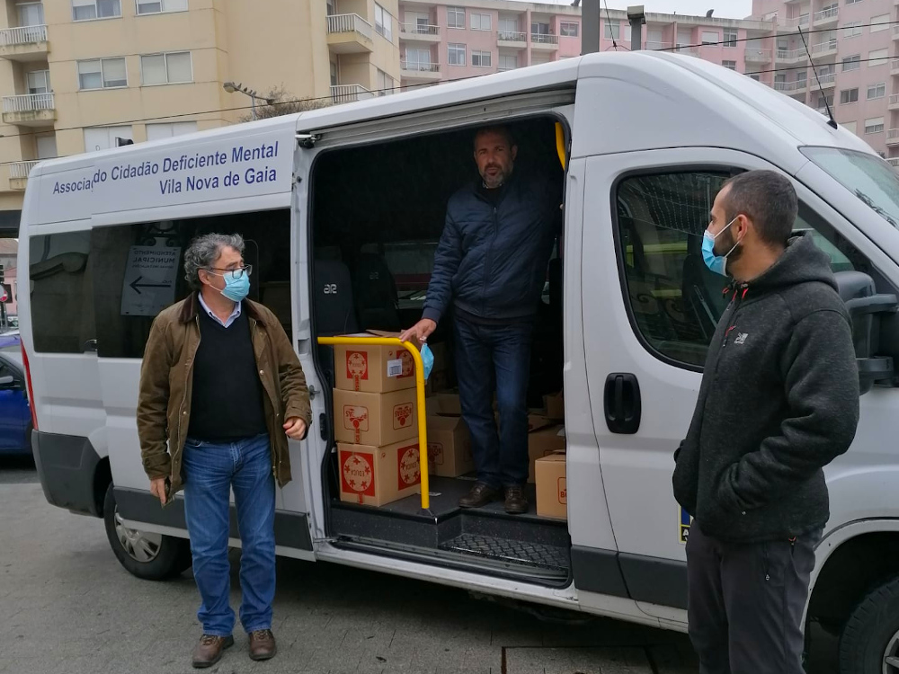 Saiba mais Entrega de brinquedos de Natal à Fundação Padre Luís